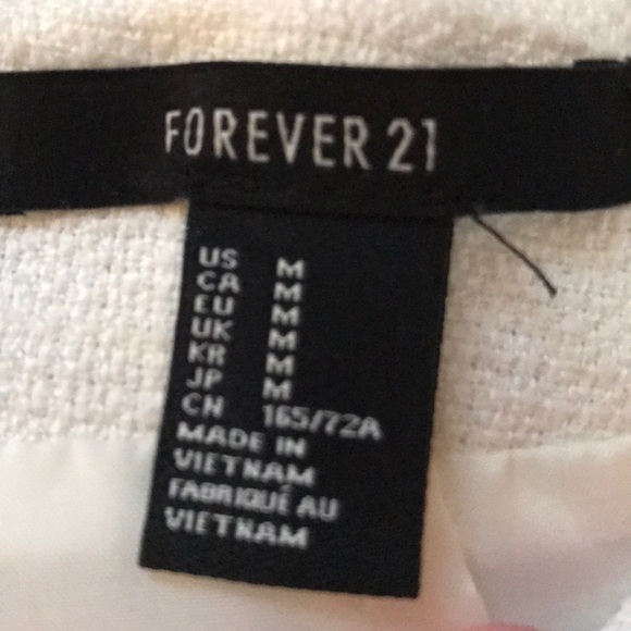 White shorts with gold zipper - Picture 2 of 3